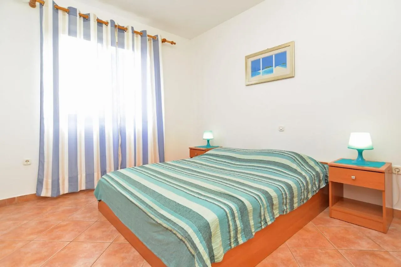 Apartments With A Parking Space Valbandon, Fazana - 20648 Croatia