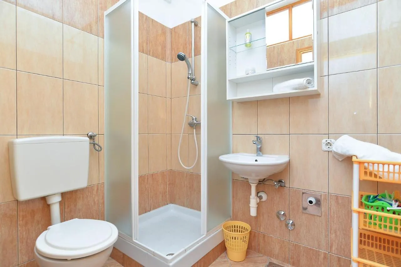 Apartments With A Parking Space Valbandon, Fazana - 20648 Croatia