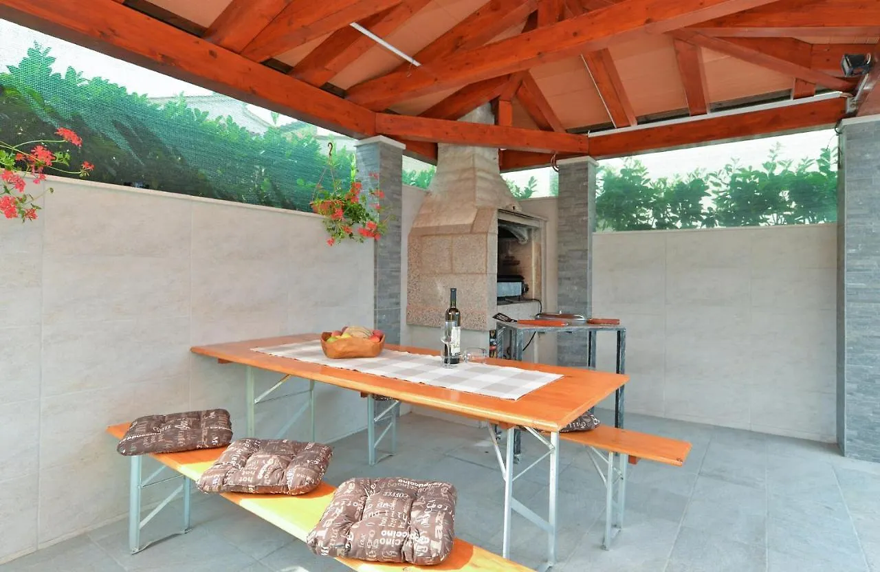 Apartments With A Parking Space Valbandon, Fazana - 20648 Croatia