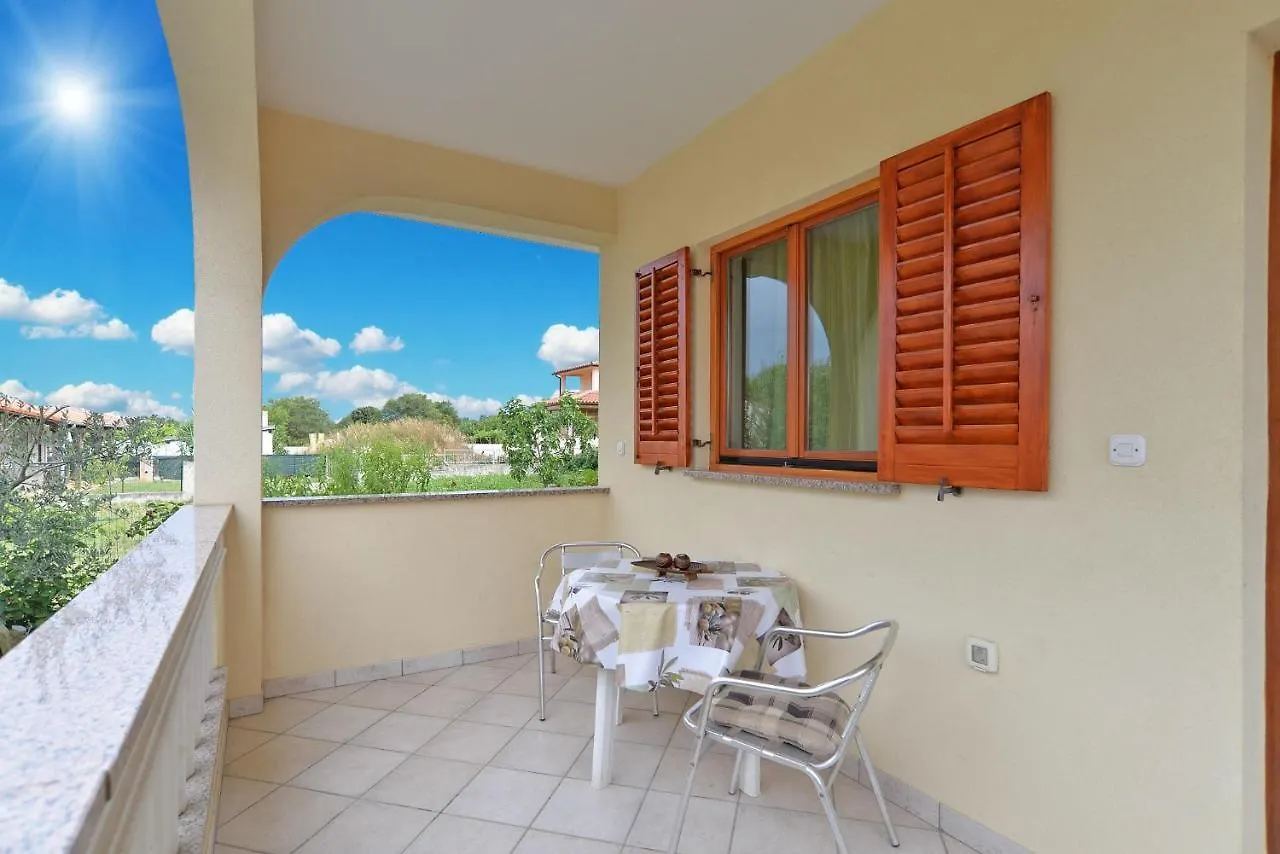 Apartments With A Parking Space Valbandon, Fazana - 20648