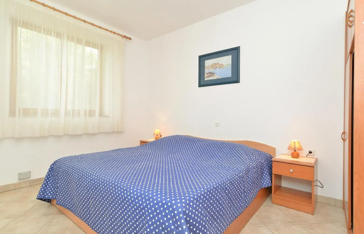 Apartments With A Parking Space Valbandon, Fazana - 20648